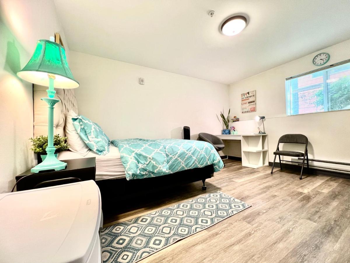 Private Room With Shared Bathroom On The 1St Floor 10 Minutes Walk To University Of Washington 西雅图 外观 照片